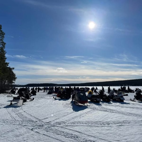 Skoterträff på Sundträsket